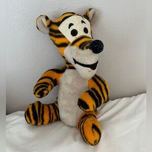 Vintage 1975 Disney Tigger Stuffed Animal Toy Collectors
